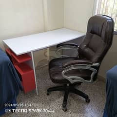 chair and table for sale