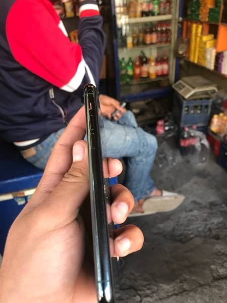 iphone 11 pro non pta lush condition 2