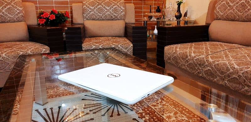 Laptop DELL i5, 7th Gen | GPU | DDR4 | Slim, Stylish 13