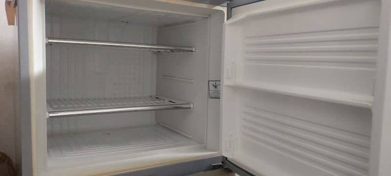 Dawlance Refrigerator 2 Doors Like New 3