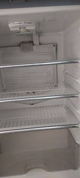 Dawlance Refrigerator 2 Doors Like New 5