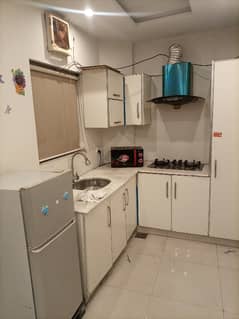 1 BED FULLY LUXURY FURNISH IDEAL LOCATION EXCELLENT FLAT FOR RENT IN BAHRIA TOWN LAHORE 0