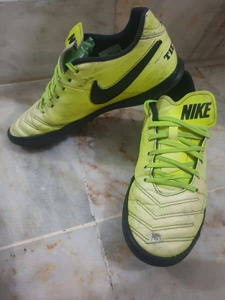 Nike tiempo grippers (football shoes) 1