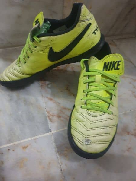 Nike tiempo grippers (football shoes) 2