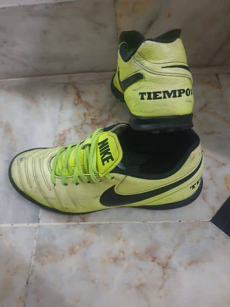 Nike tiempo grippers (football shoes) 3