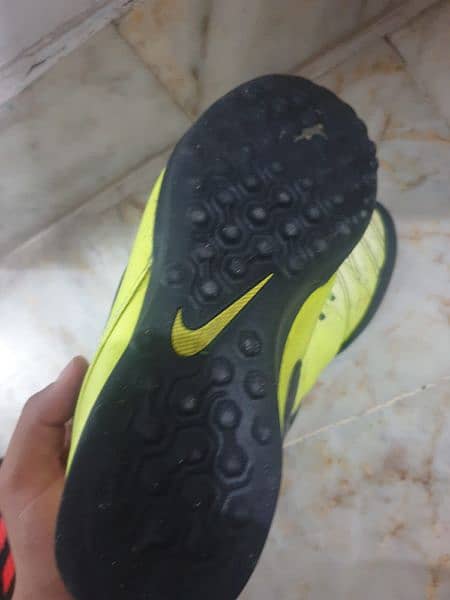 Nike tiempo grippers (football shoes) 4