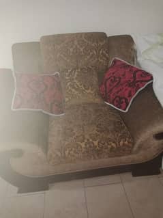 7 seater sofa set in almost new condition. . . hardly used for few months