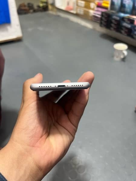 iphone SE 2020 10by10 condition 3