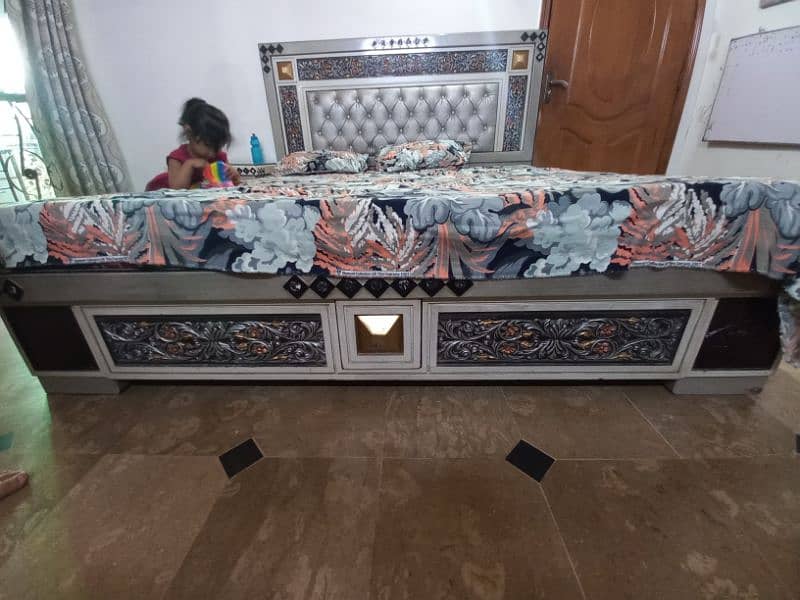 King Size Luxury Bed Set with Side table and Dressing Table 2