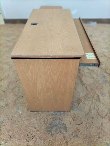 Urgent Sale! Stylish & Sturdy Three-Piece Wooden Table 8