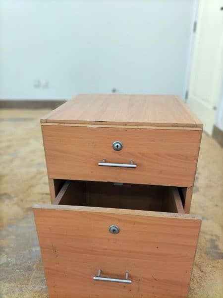 Urgent Sale! Stylish & Sturdy Three-Piece Wooden Table 9