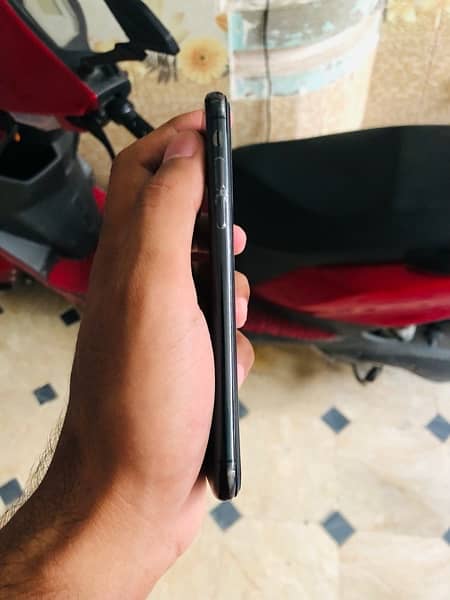 i phone xs 64Gb Dual Pta approved lush condition 3