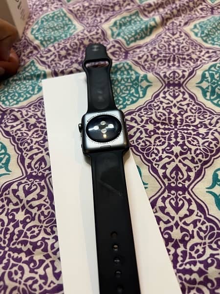 Apple Watch Series 3 42mm Space Gray Aluminum with Black SportBand 4