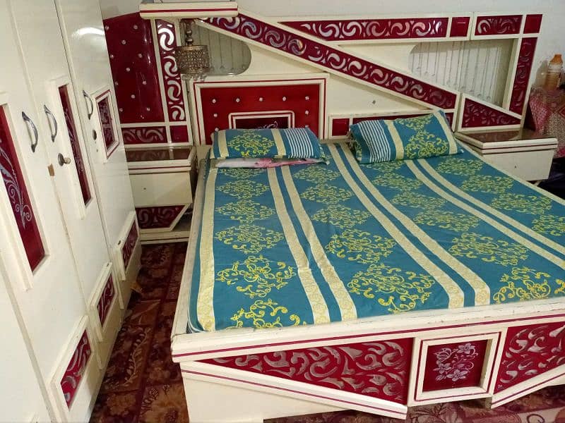 king size bedroom set full furniture 4 items bed,almari,divider, dress 3