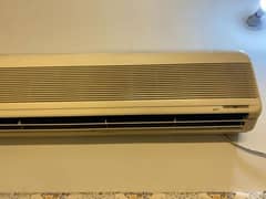 2 ton ac lg gold in very good condition