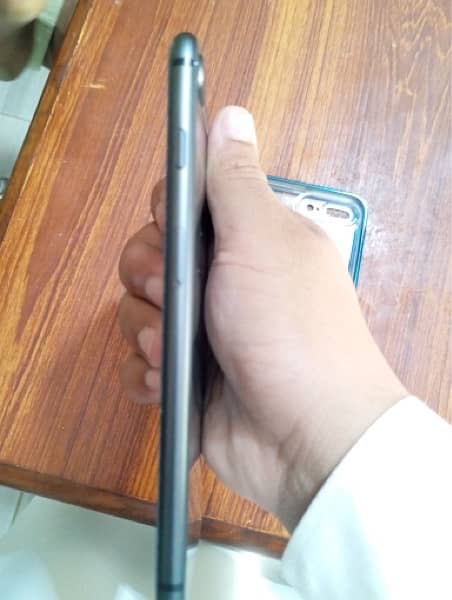 iphone 8 plus non pta waterpack 10/10 condition 2