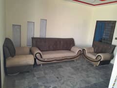 5 Seater Sofa Set in Used Condition
