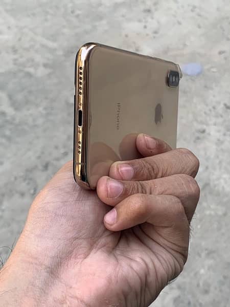 iPhone XS 256gb Gold Factory Unlock non-PTA 3