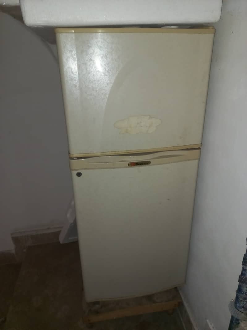 Dawlence Refrigerator For Sale 0