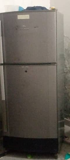 Dawlance energy saver fridge full size bilkul ok ha
