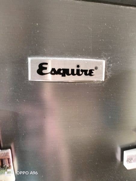Selling me Esquire fridge in an excellent condition 3