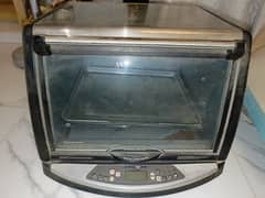 Black and decker oven available at throwaway price