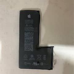 Pulled out Iphone XS battery 83%