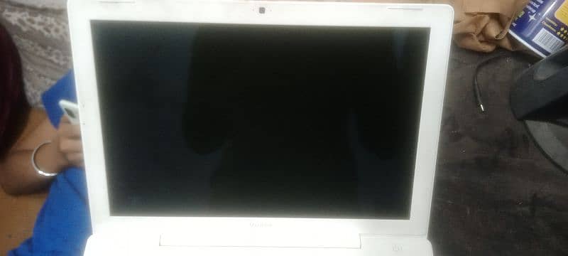 Apple laptop 3