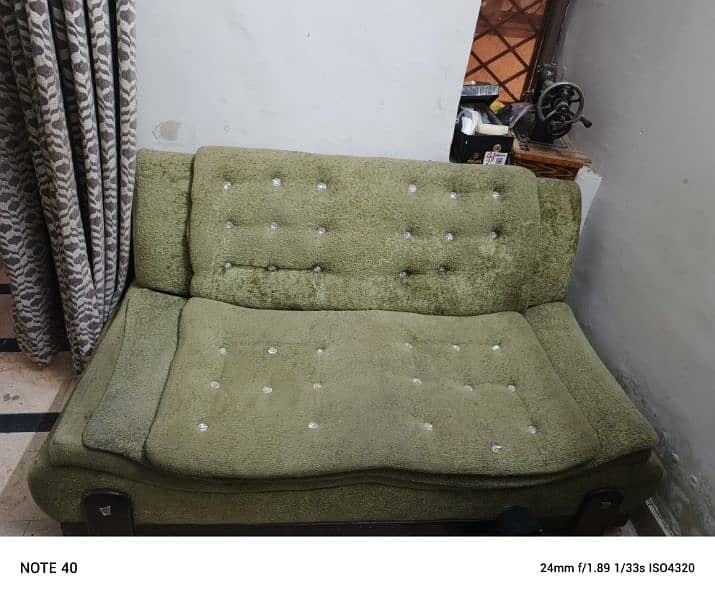selling sofa 2