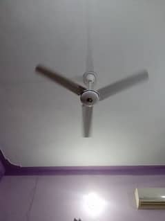 I m selling ceiling fan 60 watts