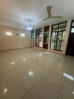 Cantt 1.5 Kanal Upper Portion 3 Bedrooms For Rent Best For Silent Office VIP Location