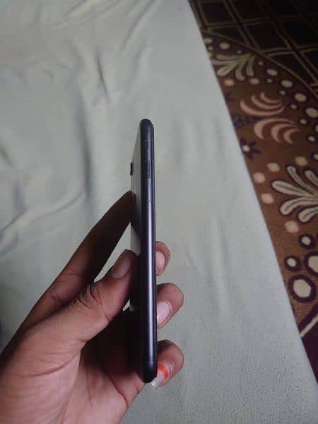 iphone 7 10/10 condition only Rs 14k 2