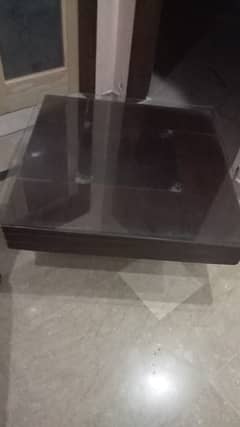 centre tables with 2 side tables with glass