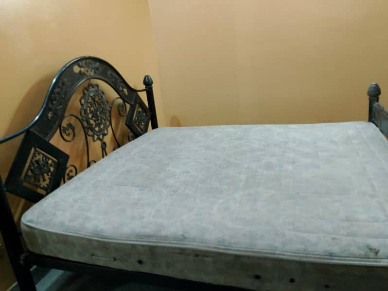 Double bed with spring mattress 03220400442 2