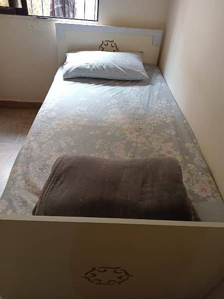 2 Single Bed with Mattress 2
