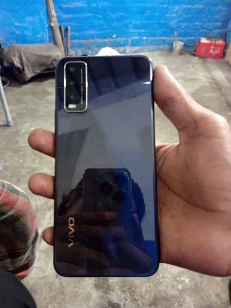 vivo y20s.  ram storage 4/128  5000MH bettery 0