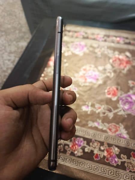 oneplus 7t new condition 10/10 koi masla nh h oky set h 2