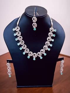 Elegant Silver Jewellery Set with Mint Beads