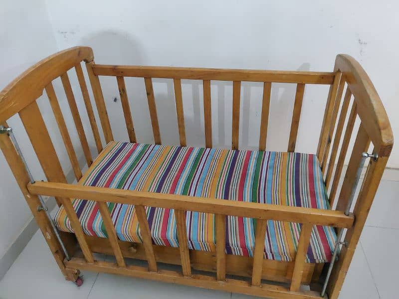 Toddler's Crib 4