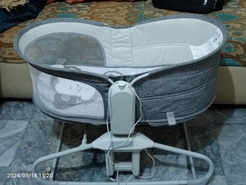 Matela Electronic Baby Cradle 1