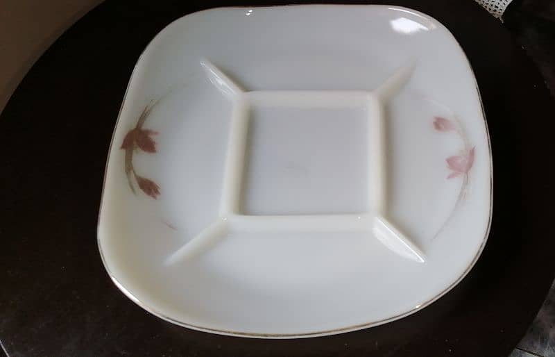 Dry Fruit or Salad Serving Dish in Good Condition 1