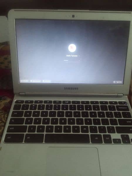 samsung chormebook 2 GB RAM 16 GB ROM with charger 2