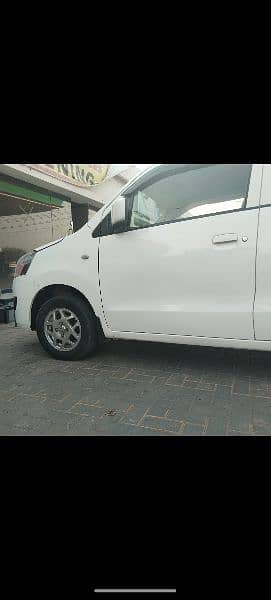 Suzuki Wagon R 2018 9