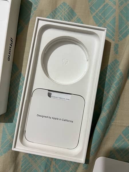 Iphone 11 128 GB PTA approved with box 1
