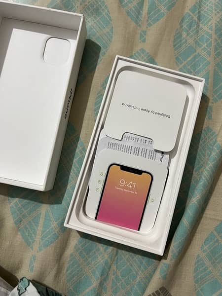 Iphone 11 128 GB PTA approved with box 3