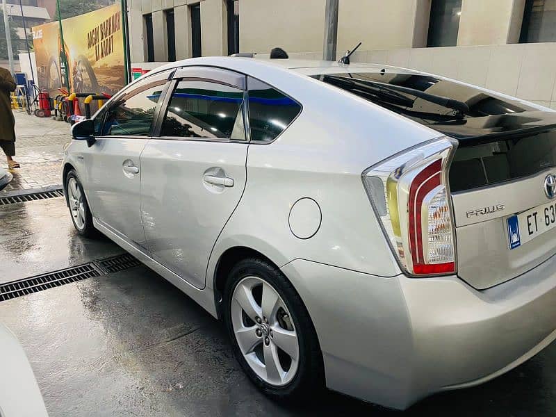 Toyota Prius 2012 B2B Genuine 3