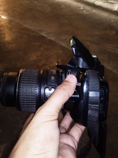 Nikon D5000 DSLR Camera 1