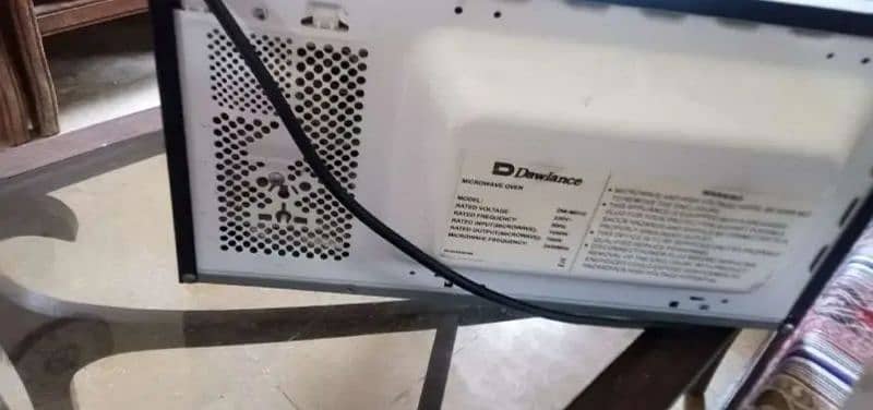 DAWLANCE MICROWAVE OVEN 1