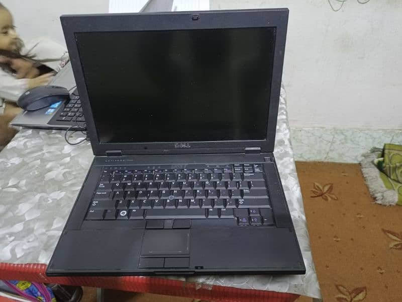 Laptop Latitude 5400 2