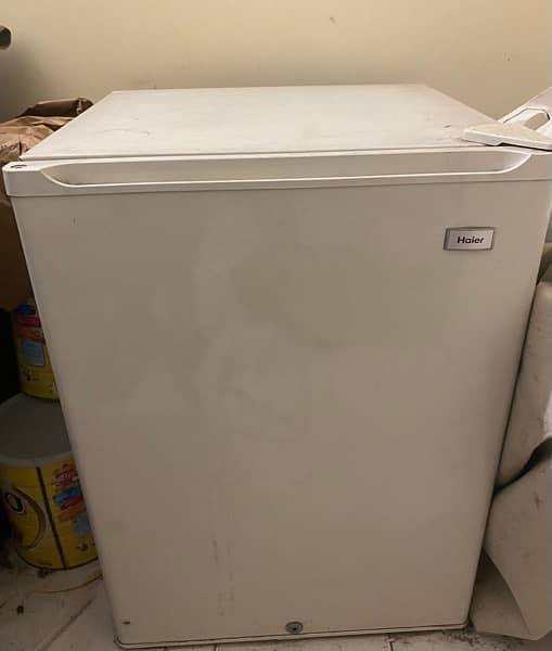 Haier Mini fridge 0